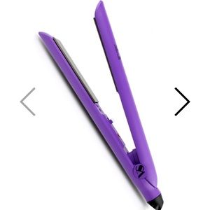 Straight Ahead Titanium Straightener